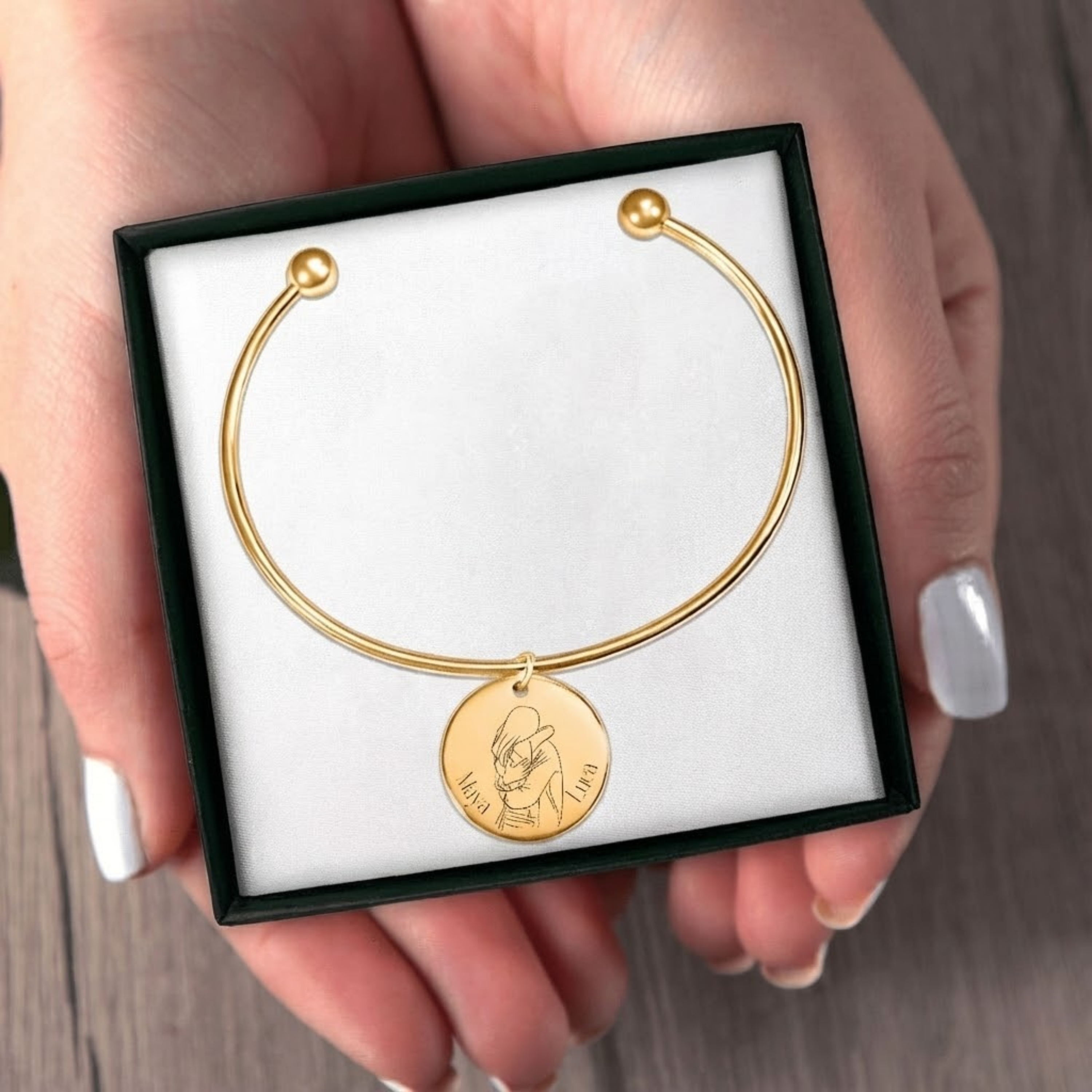 Marivelle Couple Hold